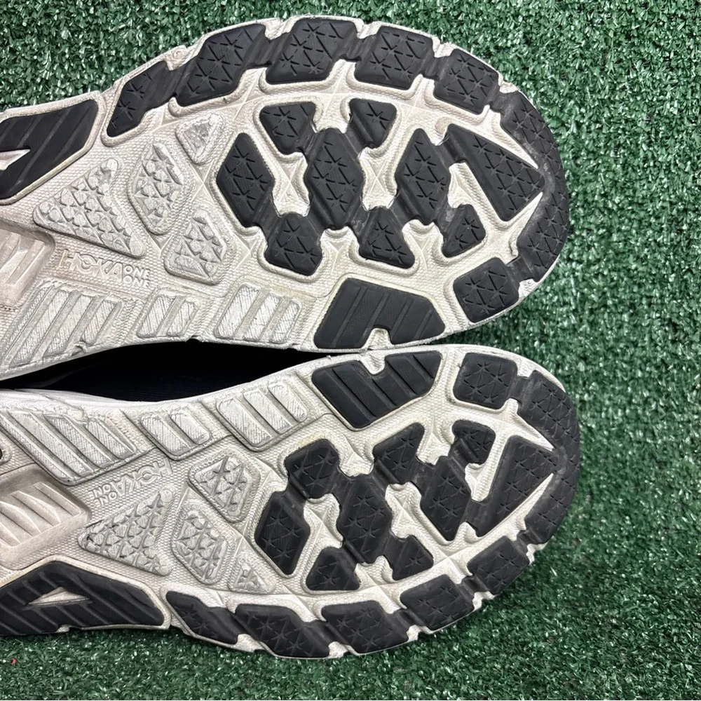 Men's 11.5 2E (WIDE) Hoka Men's Arahi‎ 7 Black White Shoes Sneakers 1147870-BWHT